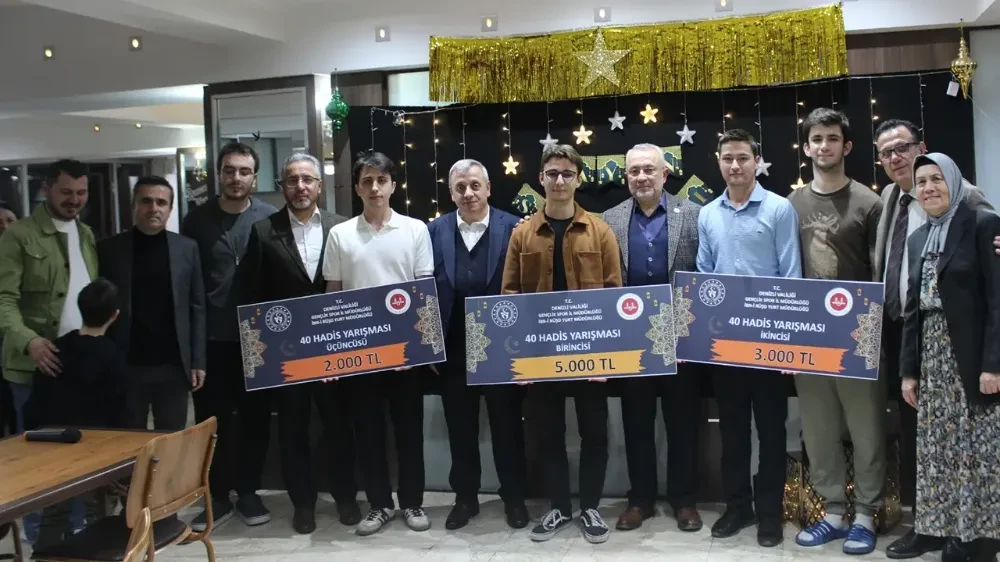 40 hadis ezberlediler, ödülleri kaptılar